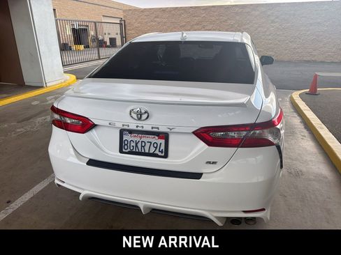 Used 2019 Toyota Camry SE w/ Convenience Package FWD image 5