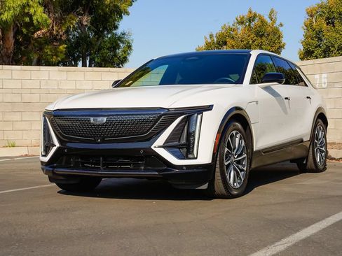 Certified 2024 Cadillac Lyriq Sport RWD image 2