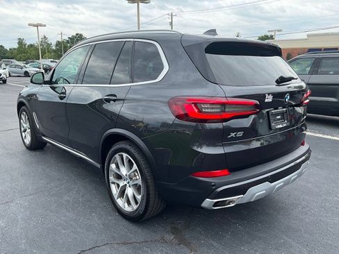 Used 2022 BMW X5 xDrive40i w/ Premium Package AWD/4WD image 4