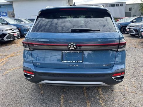 New 2025 Volkswagen Taos SE image 7