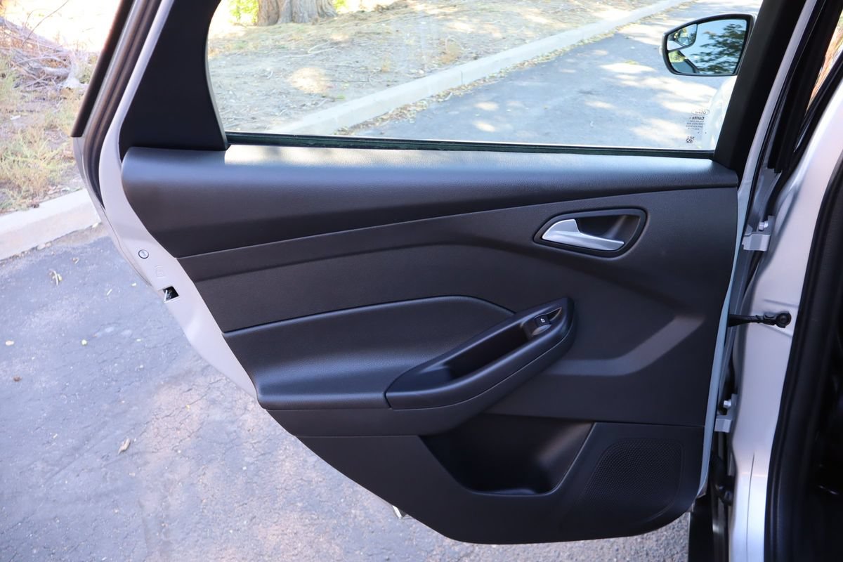 Used 2018 Ford Focus SE w/ Cold Weather Package FWD image 24