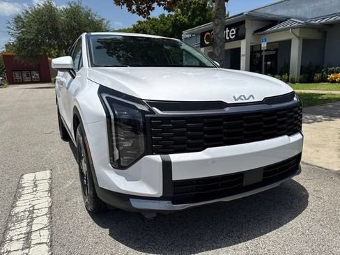 Used 2026 Kia Sportage LX FWD image 2