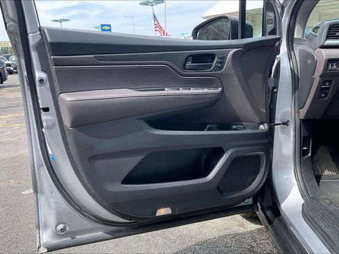 Used 2018 Honda Odyssey EX-L image 25