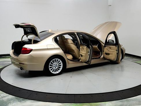 Used 2011 BMW 535i xDrive Sedan image 11