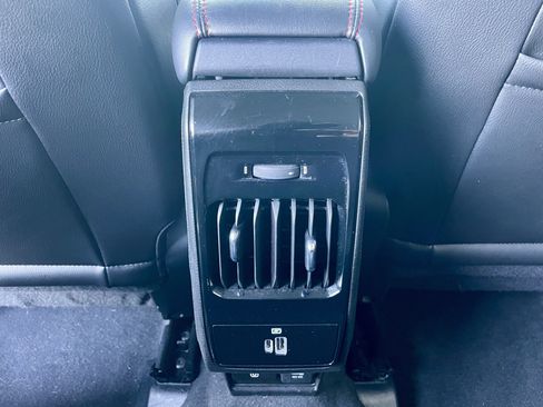 Used 2022 Jeep Compass Trailhawk w/ Trailhawk Convenience Group AWD/4WD image 25