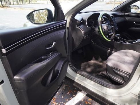 Used 2023 Hyundai Santa Cruz SE image 16