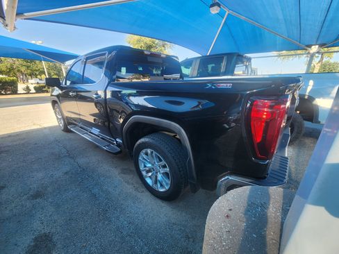 Used 2022 GMC Sierra 1500 SLT AWD/4WD image 3
