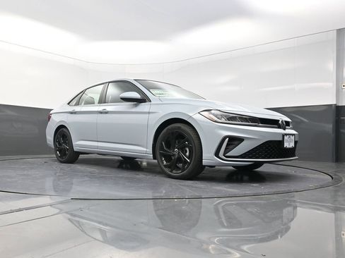 New 2026 Volkswagen Jetta SE image 21