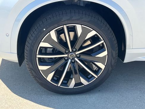 New 2026 Volvo XC90 T8 Ultra w/ Protection Package Premier AWD/4WD image 8