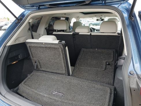 Used 2018 Volkswagen Tiguan SE w/ Panoramic Sunroof Package FWD image 20