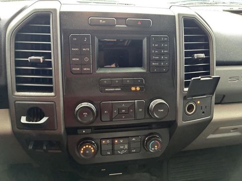 Used 2017 Ford F550 4x4 SuperCab Super Duty image 10