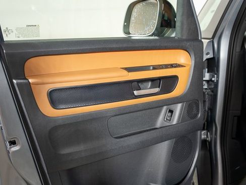 New 2025 Volkswagen ID. Buzz Pro S image 19