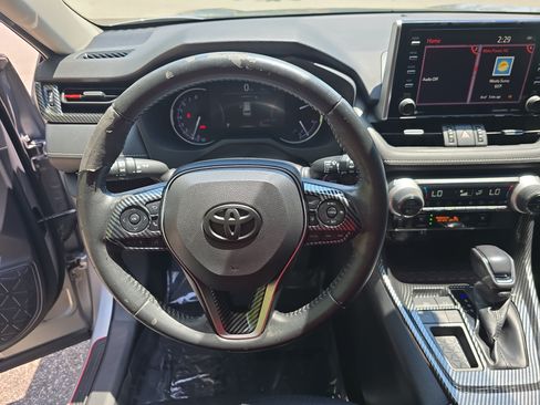 Used 2019 Toyota RAV4 Limited w/ Cold Weather Package FWD image 15
