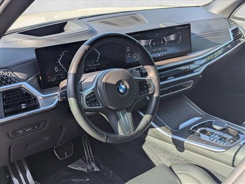 Used 2024 BMW X5 xDrive40i w/ M Sport Package AWD/4WD image 10