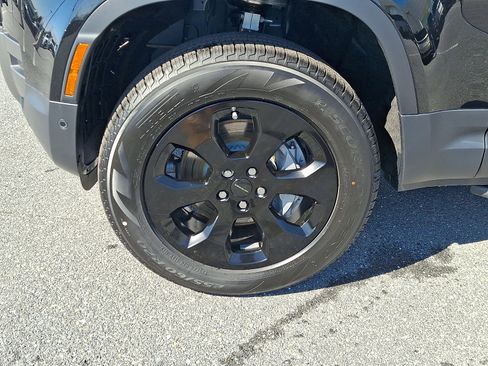 New 2026 Land Rover Defender 110 S image 7