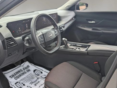 Used 2026 Nissan Sentra SR w/ Floor Mat Package FWD image 10