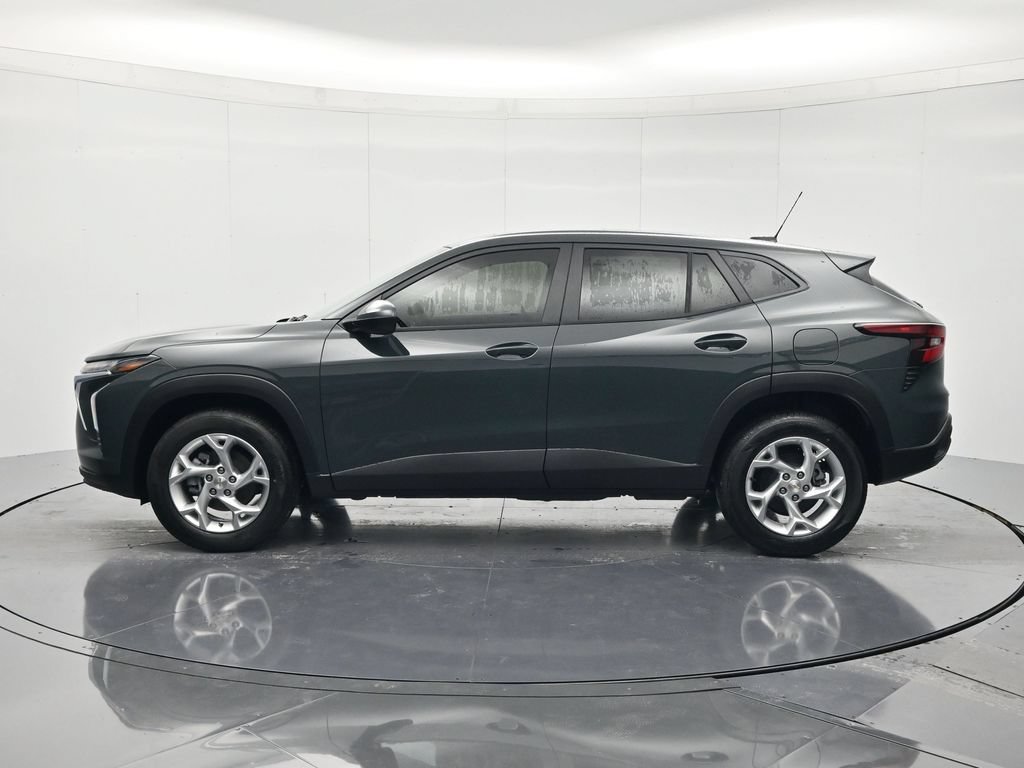 New 2026 Chevrolet Trax LS w/ LS Convenience Package FWD image 8