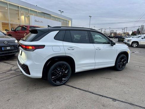 New 2026 Volkswagen Tiguan SE R-Line image 7