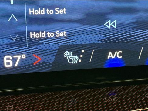 Used 2025 Chevrolet Traverse Z71 w/ Driver Confidence Package AWD/4WD image 8