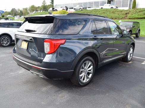 Used 2023 Ford Explorer XLT w/ Equipment Group 202A AWD/4WD image 4