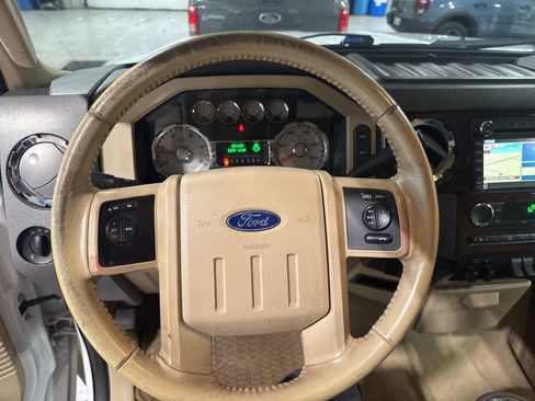 Used 2010 Ford F250 Lariat image 18