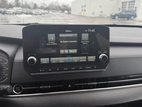 Used 2024 Mitsubishi Outlander AWD image 16