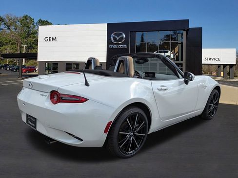 New 2026 MAZDA MX-5 Miata Grand Touring RWD image 3