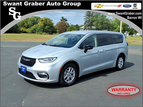 Used 2024 Chrysler Pacifica Touring-L FWD image 1