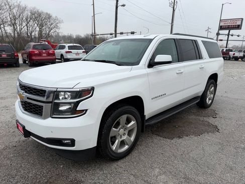 Used 2016 Chevrolet Suburban LT image 7
