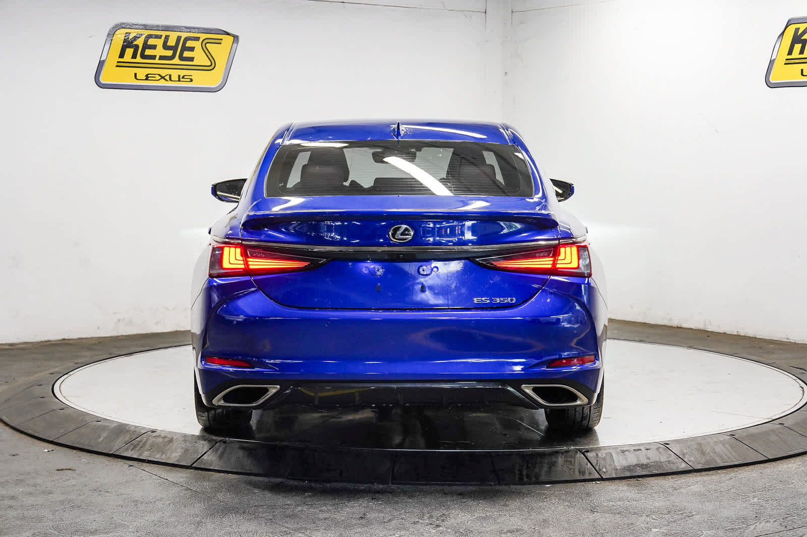 Used 2023 Lexus ES 350 F Sport w/ Accessory Package (Z2) FWD image 3