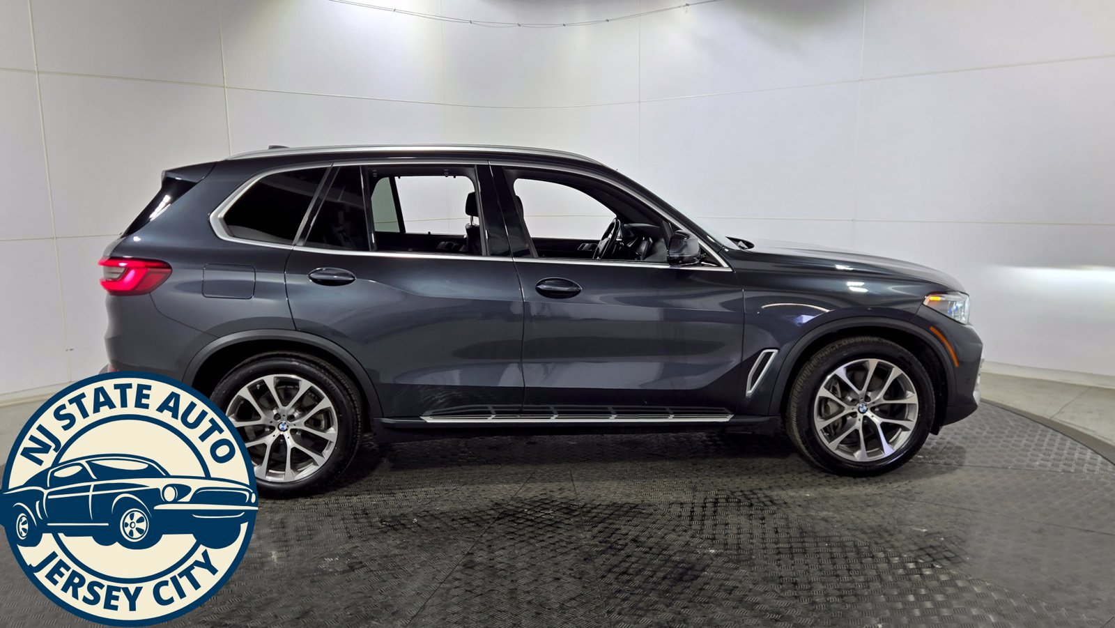 Used 2019 BMW X5 xDrive50i w/ Off-Road Package AWD/4WD image 14