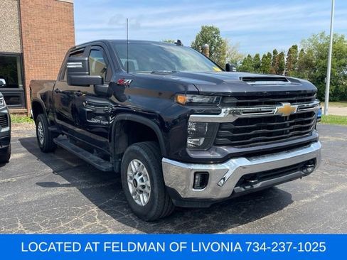 Used 2024 Chevrolet Silverado 2500 LT w/ Convenience Package AWD/4WD image 2