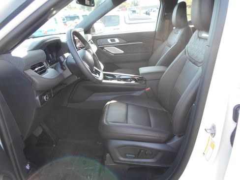 New 2026 Ford Explorer Platinum w/ LUX Leather Package image 2