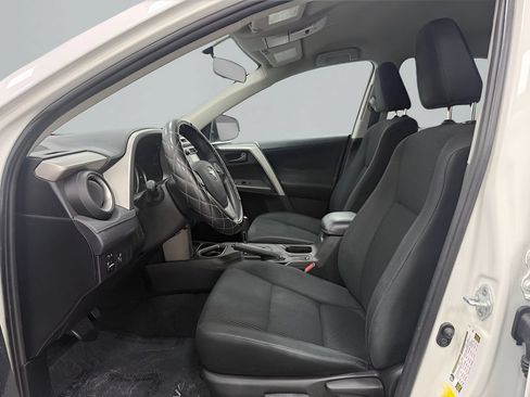 Used 2016 Toyota RAV4 LE FWD image 11