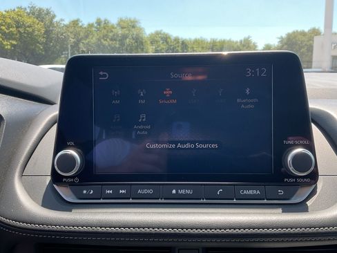 Used 2025 Nissan Rogue SV FWD image 28