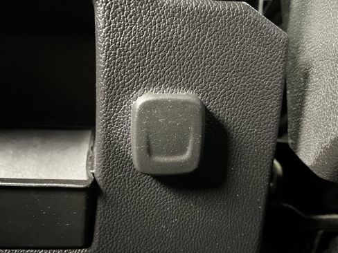 Used 2018 Chevrolet Silverado 1500 LT image 10