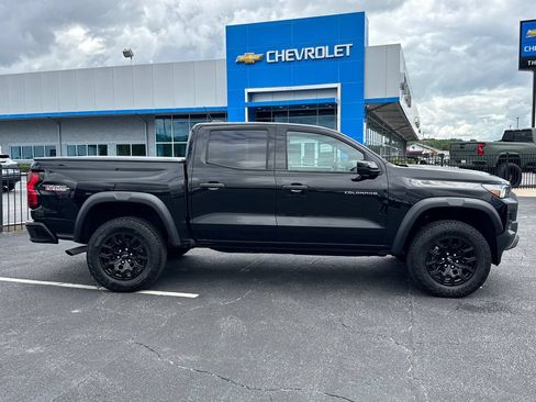 Used 2023 Chevrolet Colorado Trail Boss w/ Technology Package AWD/4WD image 5