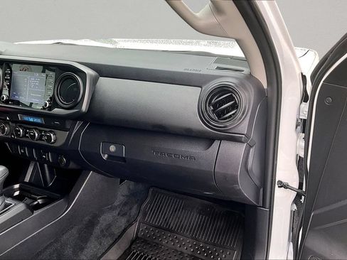 Certified 2023 Toyota Tacoma SR AWD/4WD image 30