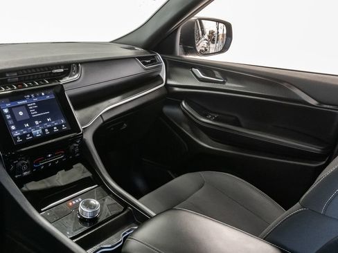 Used 2024 Jeep Grand Cherokee L Laredo AWD/4WD image 11