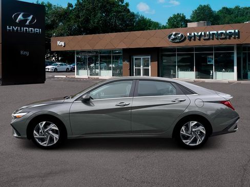 New 2026 Hyundai Elantra Limited FWD image 3