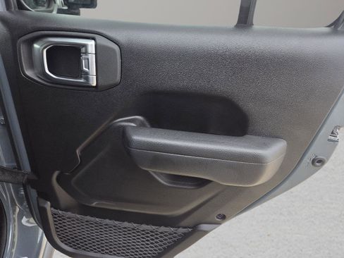 Used 2025 Jeep Wrangler Willys image 29