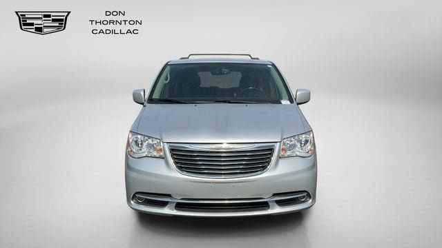 Used 2012 Chrysler Town & Country Touring w/ Entertainment Group #1 FWD image 8