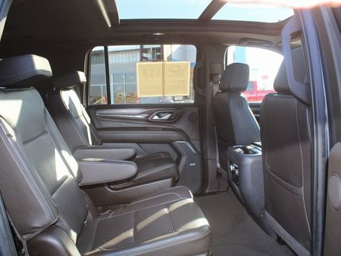 Used 2022 GMC Yukon XL Denali w/ Denali Premium Package image 20