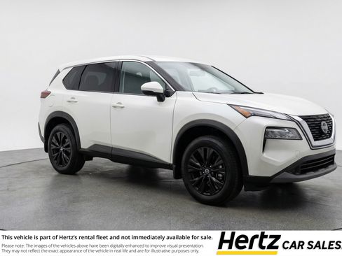 Used 2025 Nissan Rogue SV image 1