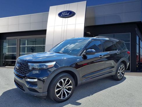 Certified 2023 Ford Explorer ST-Line AWD/4WD image 4