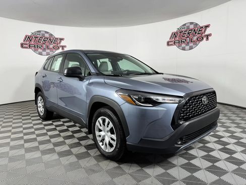 Used 2024 Toyota Corolla Cross L image 9