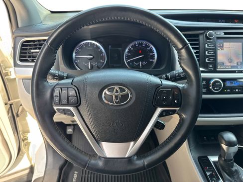 Used 2019 Toyota Highlander Limited Platinum image 29