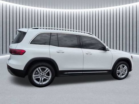 Used 2023 Mercedes-Benz GLB 250 4MATIC image 3