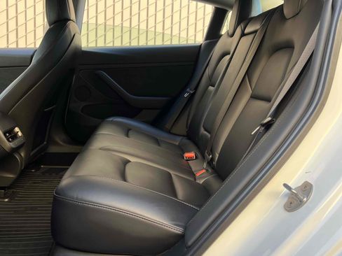 Used 2021 Tesla Model 3 Standard Range Plus image 29