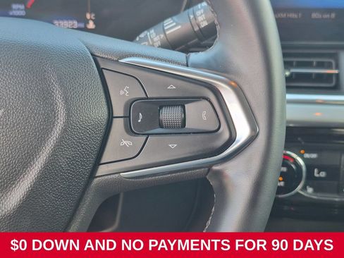Used 2025 Chevrolet Trax LT w/ LT Convenience Package FWD image 20
